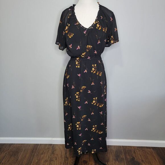 Madewell Dresses & Skirts - Madewell Black Floral V-Neck Dolman Sleeve Lined Midi Dress Size‎ XS